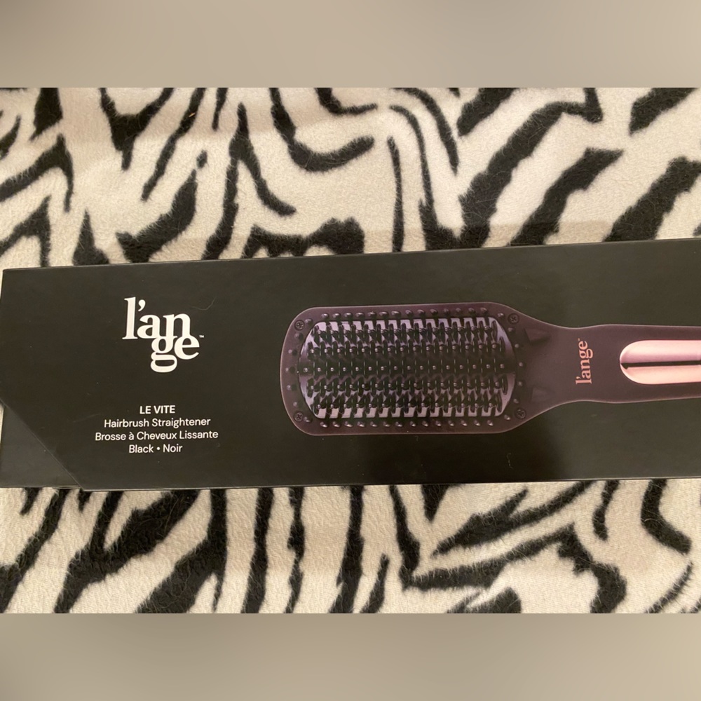 L’ange LeVite hairbrush straightener
